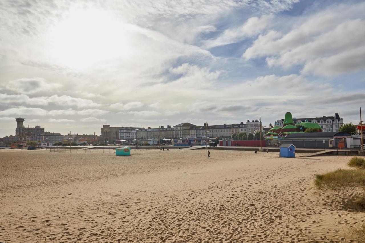 Homely - Great Yarmouth Beach Apartments Buitenkant foto